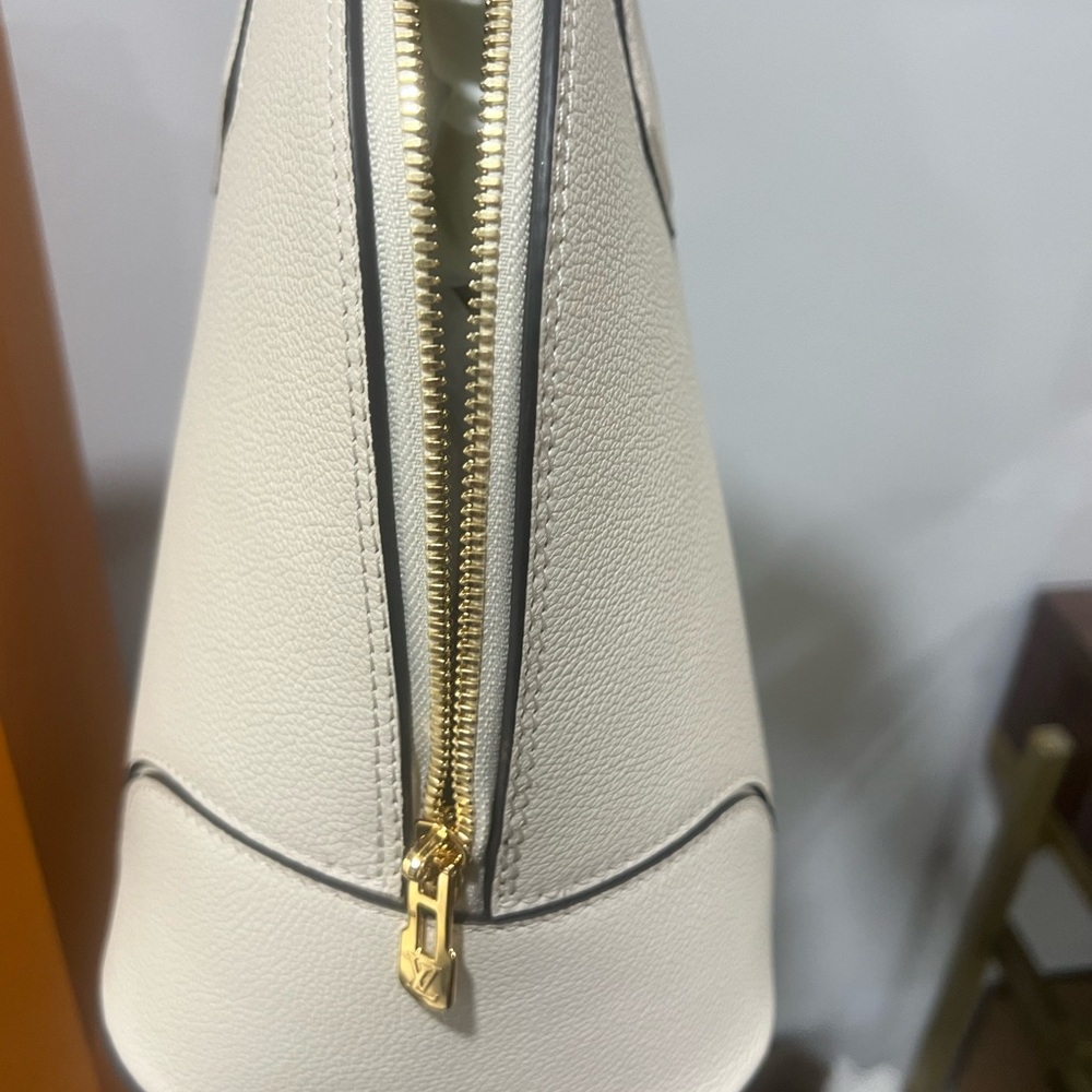 Louis Vuitton Alma PM SILHOUETTE NEW with tags Ready for spring ❌❌❌SOLD PARTY - Picture 10 of 13